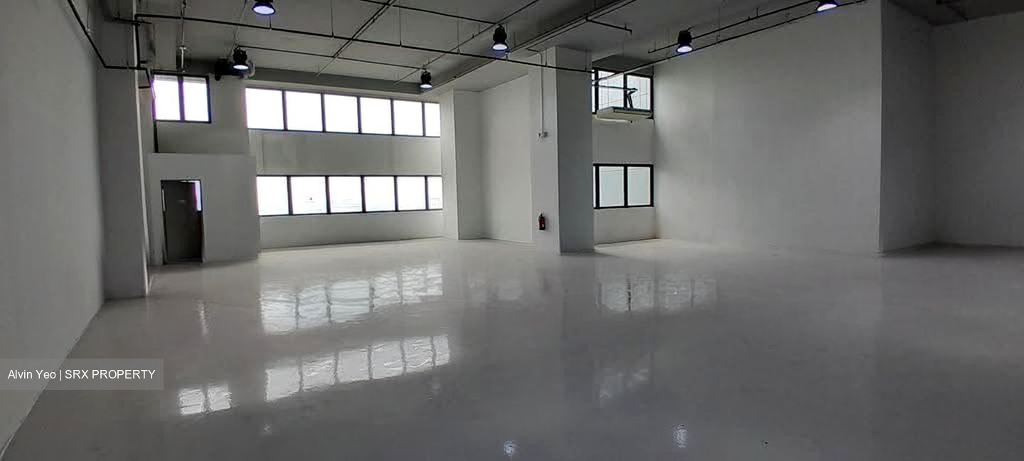 Carros Centre (D25), Factory #622567441